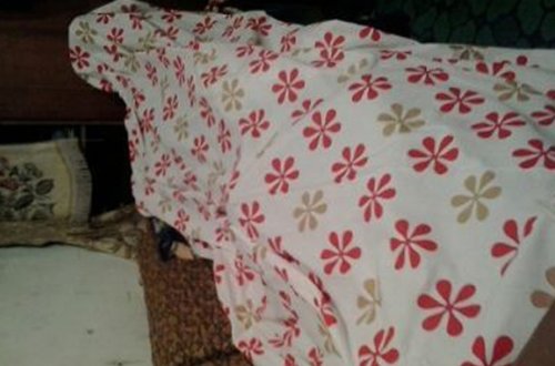 70 yaşlı qadın evində ölü tapıldı