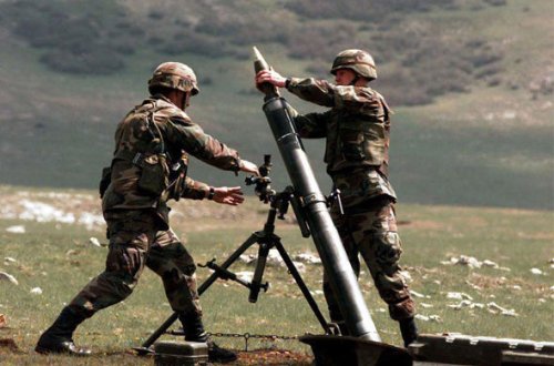 Cəbhədə minaatanlar işə düşdü