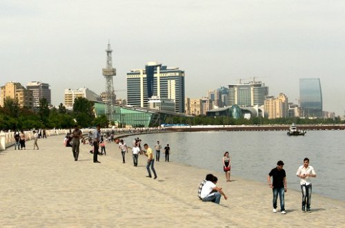 Bulvarda intihara cəhd