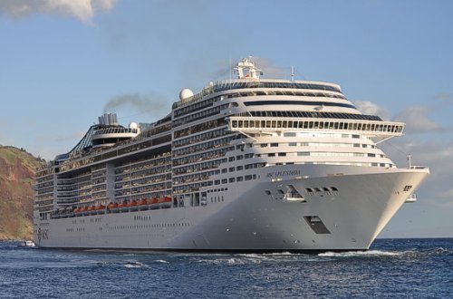 Dünyada ən böyük sərnişin gəmisinin kapitanı görün nə etdi