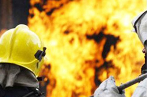 Bakıda yaşayış binasında yanğın olub, 3 nəfər təxliyyə edilib