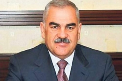 Dekan və baş həkim Vasif Talıbova rəqib oldular