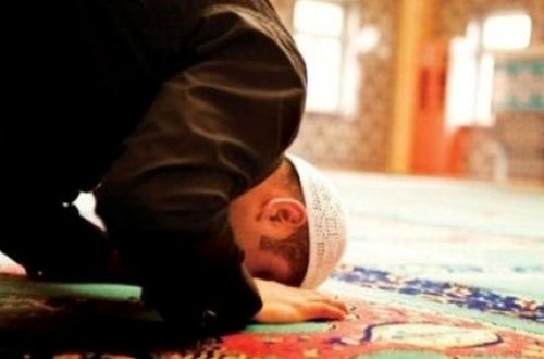 Azərbaycanda məscidlərdə bayram namazı qılınıb