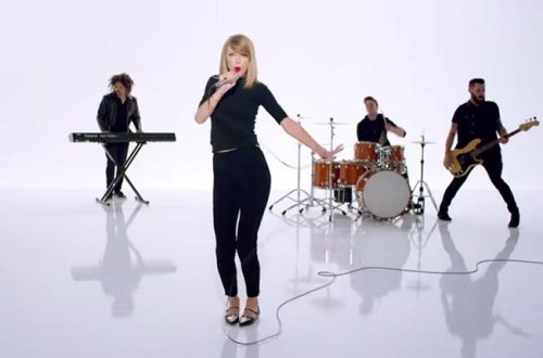 7 yaşlı oğlan müğənnini parodiya etdi