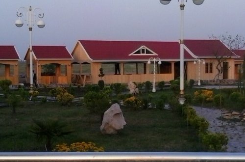 Oğuzun polis rəisi restoran tikdirdi, fəhlələrin pulunu vermədi