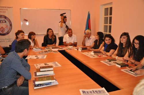 Millət vəkili Gürcüstan azərbaycanlılarının fəal gəncləri ilə görüşdü