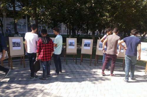 İlk sərgi baş tutdu