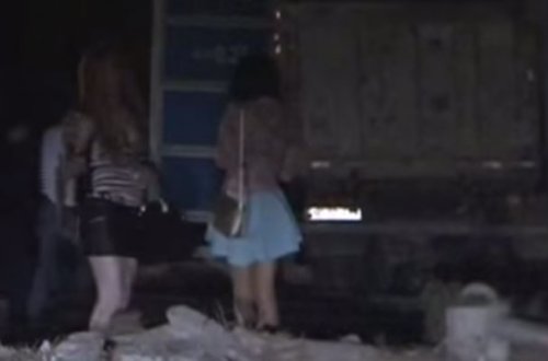 “Saatı 30 manat, evdə bilmirlər...”