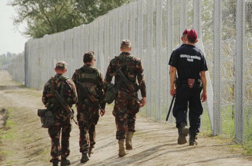 Miqrantlara qarşı silahdan istifadə ediləcək