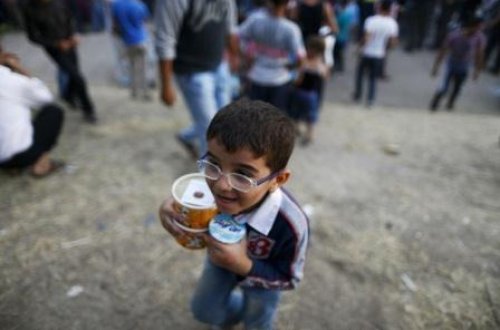 Türklər suriyalılar üçün neçə milyardından keçib?