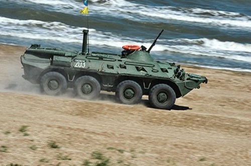 Qazaxıstan ordusunun 4 BTR-i Xəzər dənizində batıb