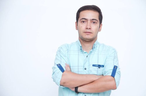 Tanınmış teleaparıcı “Beş barmaq”da sirrini açdı