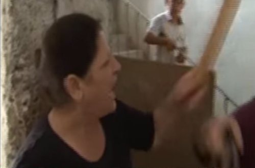 Xırdalanda məcburi köçkünlər yerli sakinin evini zəbt ediblər