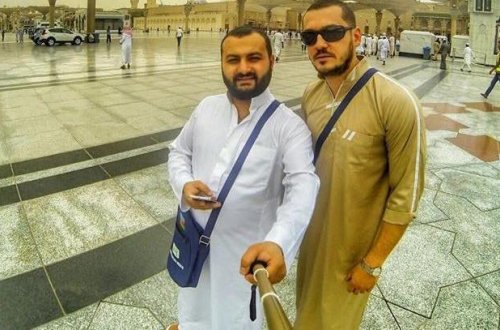 Müğənnilərin Həcc ziyarətindən