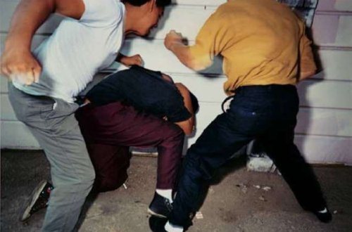 Metroda əlbəyaxa dava düşdü