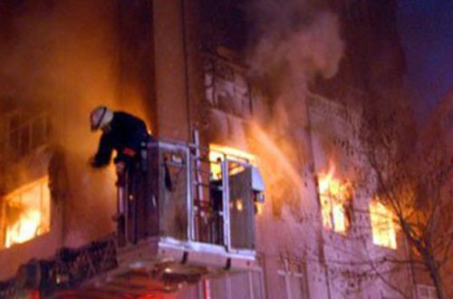 Çoxmərtəbəli binada yanğın -