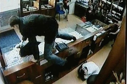 Bakıda cəsarətli qarət