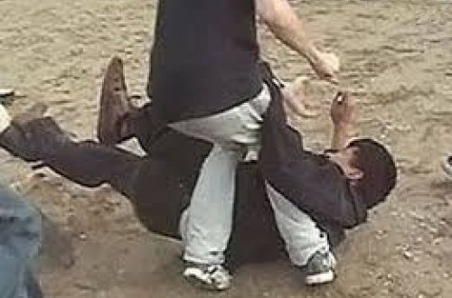 Ata və oğul döyüldü -