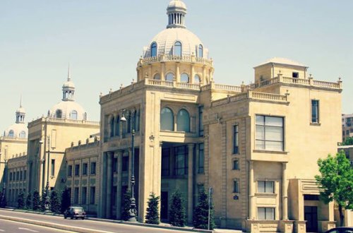 Bakıda işsiz qalan qadın özünü yandırmaq istədi