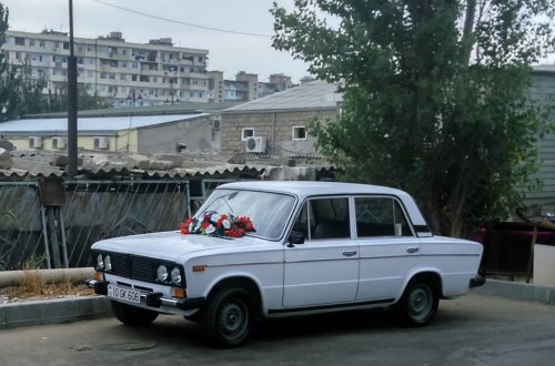 Şagirdi məktəbə toy karvanı ilə gətirdilər