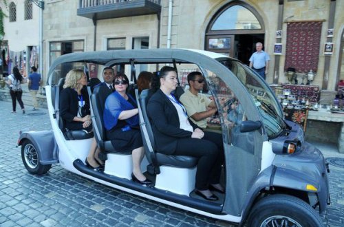 Çexiyanın birinci xanımı İçərişəhərdə -