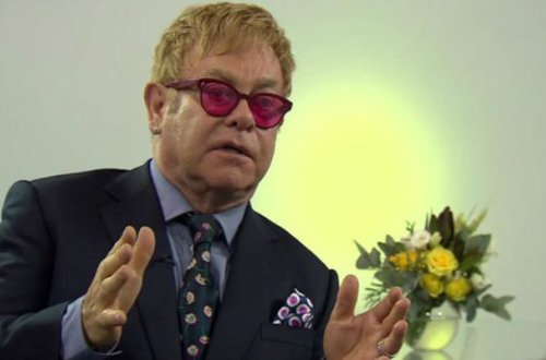 Elton John Putinə zəng vurdu -