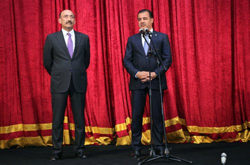 Azərbaycanda teatr mövsümünün açılışında — BİABIRÇILIQ