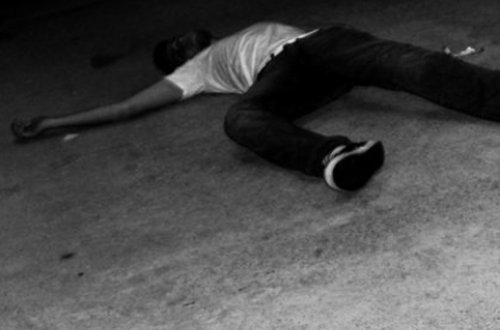 Avtomobil piyadanı vurub