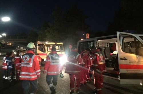 Almaniyada balta ilə qatarın sərnişinlərinə hücum oldu