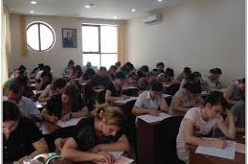 900-ə yaxın müəllim təlimlərə göndərilib