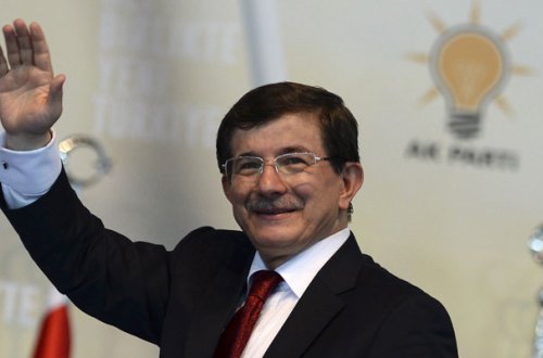 Davudoğlu yenidən seçildi