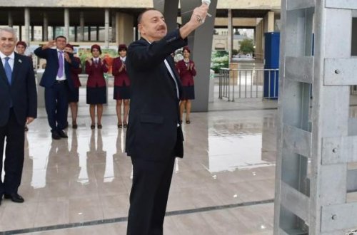 Prezident İlham Əliyev Bakı-Sumqayıt marşrutu ilə hərəkət edən ilk sərnişin qatarını yola saldı