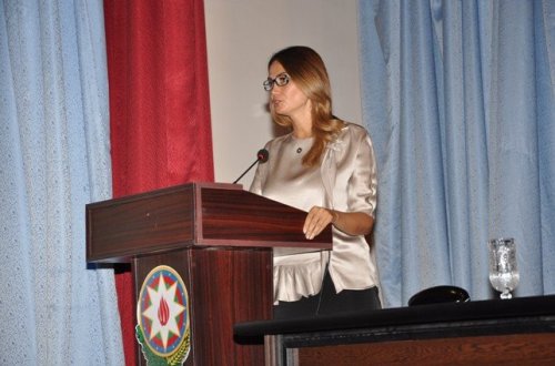 Qənirə Paşayeva Tovuz təhsil işçiləri konfransında çağırışlar edib