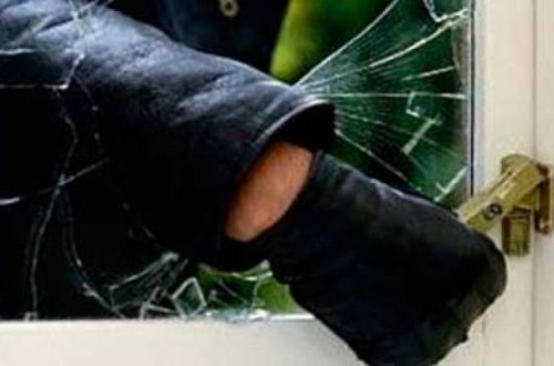 Məcburi köçkünlərin yaşadıqları evlərə basqın edildi