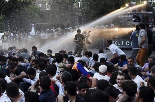 İrəvanda növbəti etiraz aksiyası