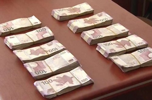 14 yaşlı qız evindən 10 min oğurladı