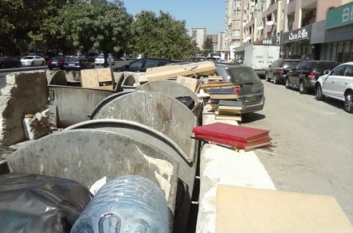 Xətai, Nizami Gəncəvi, Səməd Vurğun zibillikdə -