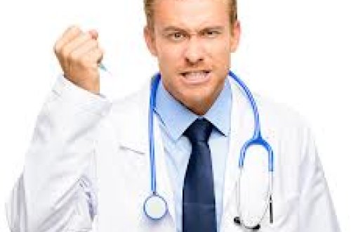 Bakıda həkim xəstəni döydü