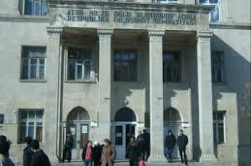 İncəsənət Gimnaziyasında korrupsiya tüğyan edir