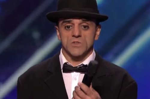 Azərbaycanlı Çaplin səhnədə belə yıxıldı