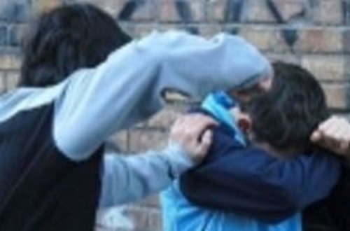 Bakı sakinini döyub, videoya çəkən dəstə şantaj etdi