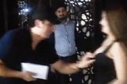 Tolik rəqqasələrin sinəsinə nə qədər pul qoydu?