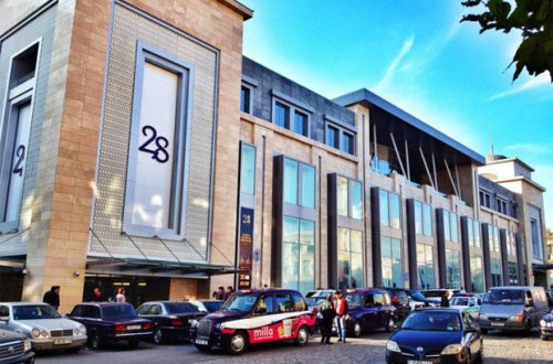 “28 Mall”da kişi faciəli şəkildə öldü