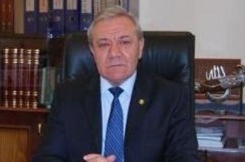 Gəncə Dövlət Universitetinin rektoru niyə işə çıxmır?