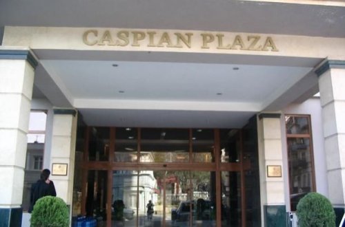 “Caspian Plaza”da adam öldü