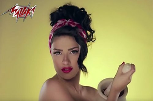 Misirli rəqqasələri əxlaqsız kliplərə görə cəzalandırdılar -