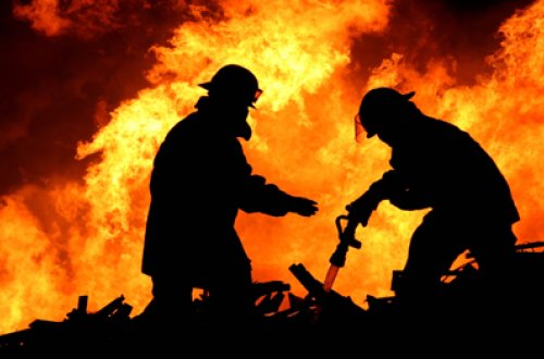 Sumqayıtda binada yanğın