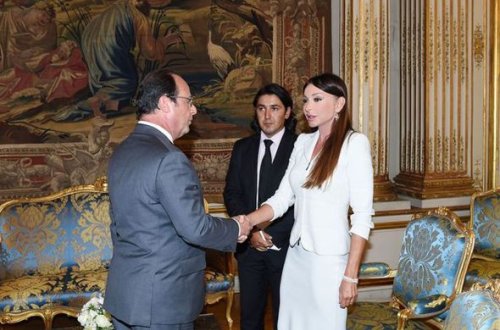 Mehriban Əliyeva Fransua Ollandla görüşdü