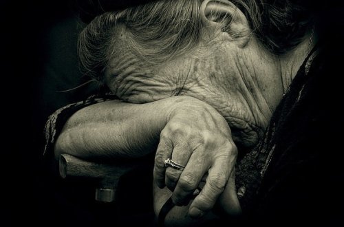 Bakıda oğul anasını döydü