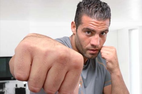 Tanınmış boksçu barda güllələndi